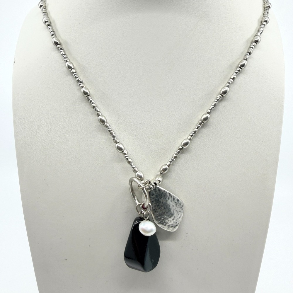 Vintage Boho Hammered Metal Leaf Black Stone Cluster Pendant Beaded Necklace 90s